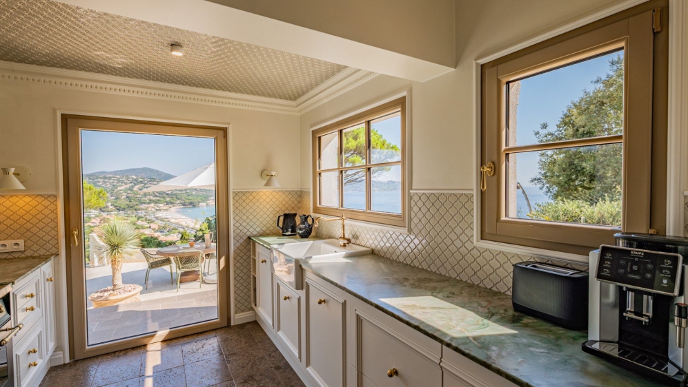 Exclusive villa with the most spectacular views over La Nartelle beach and the sea