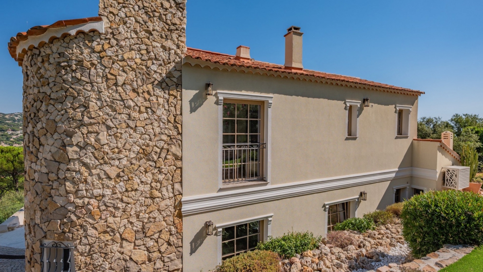 Exclusive villa with the most spectacular views over La Nartelle beach and the sea