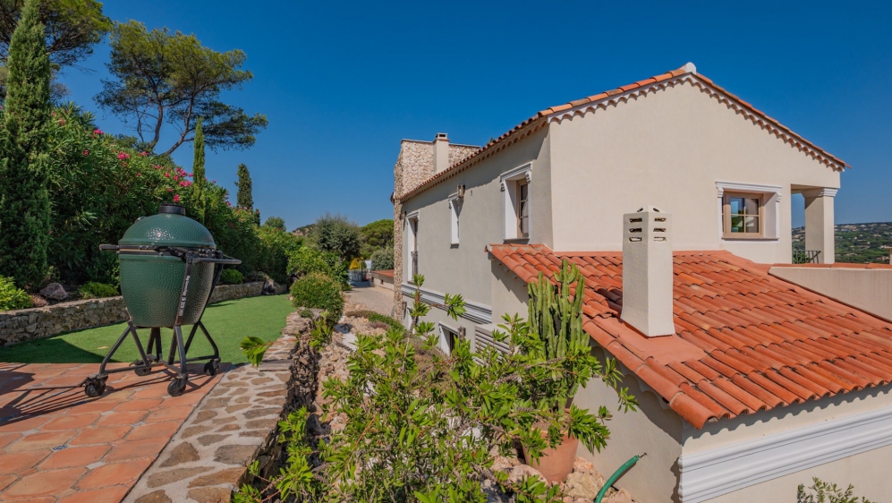 Exclusive villa with the most spectacular views over La Nartelle beach and the sea