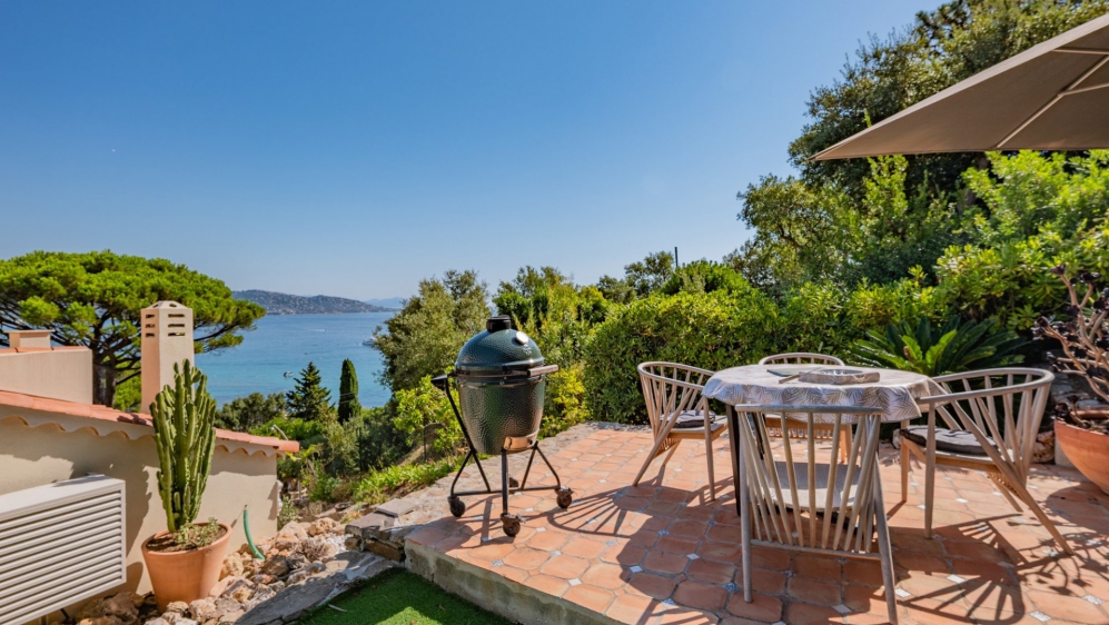 Exclusive villa with the most spectacular views over La Nartelle beach and the sea