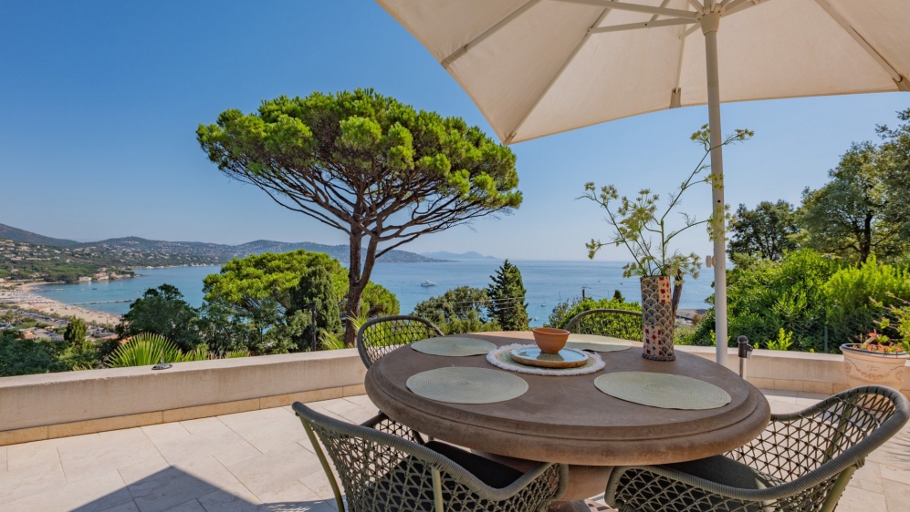 Exclusive villa with the most spectacular views over La Nartelle beach and the sea