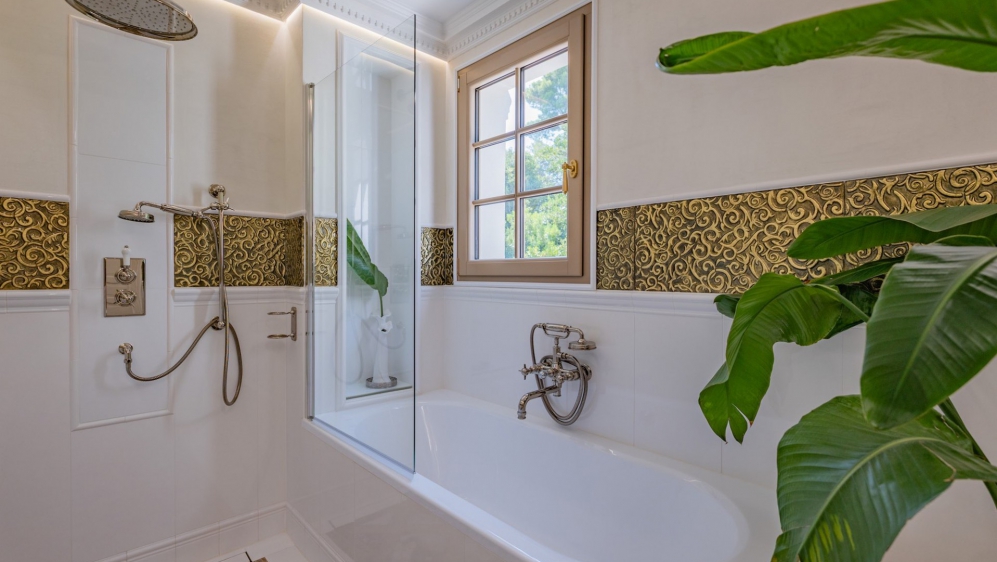 Exclusive villa with the most spectacular views over La Nartelle beach and the sea