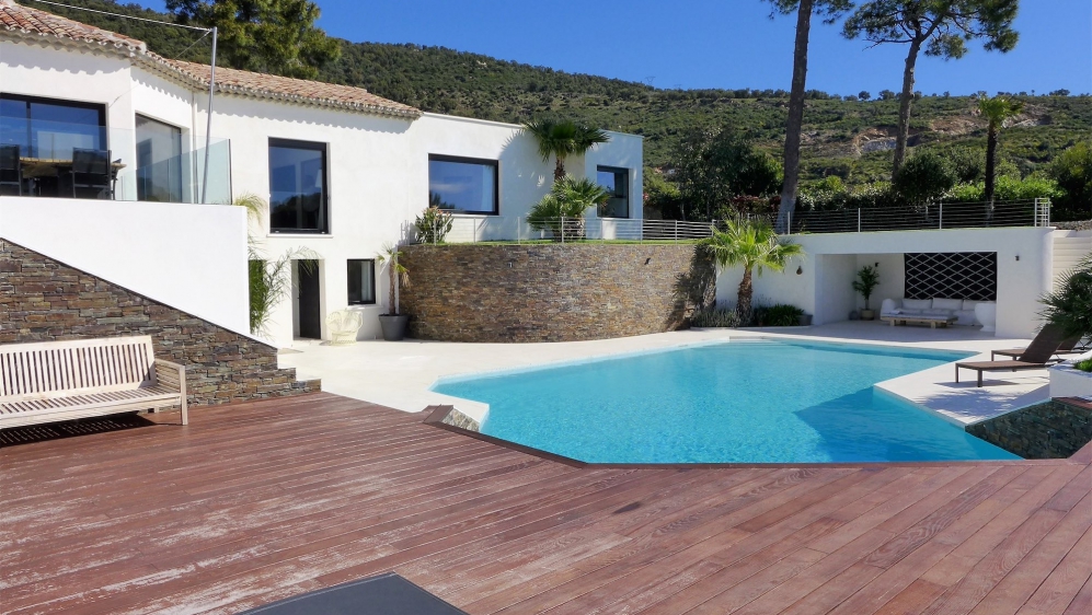 Schitterende kwaliteits villa in veilig domein met panoramisch uitzicht op de golf van Saint Tropez