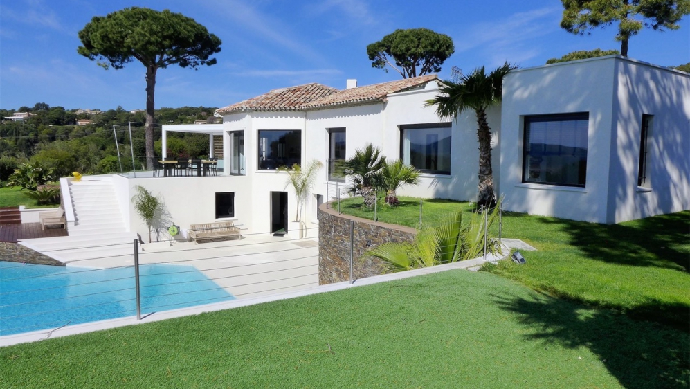 Top quality contemporary villa in private domain with stunning views of St Tropez bay