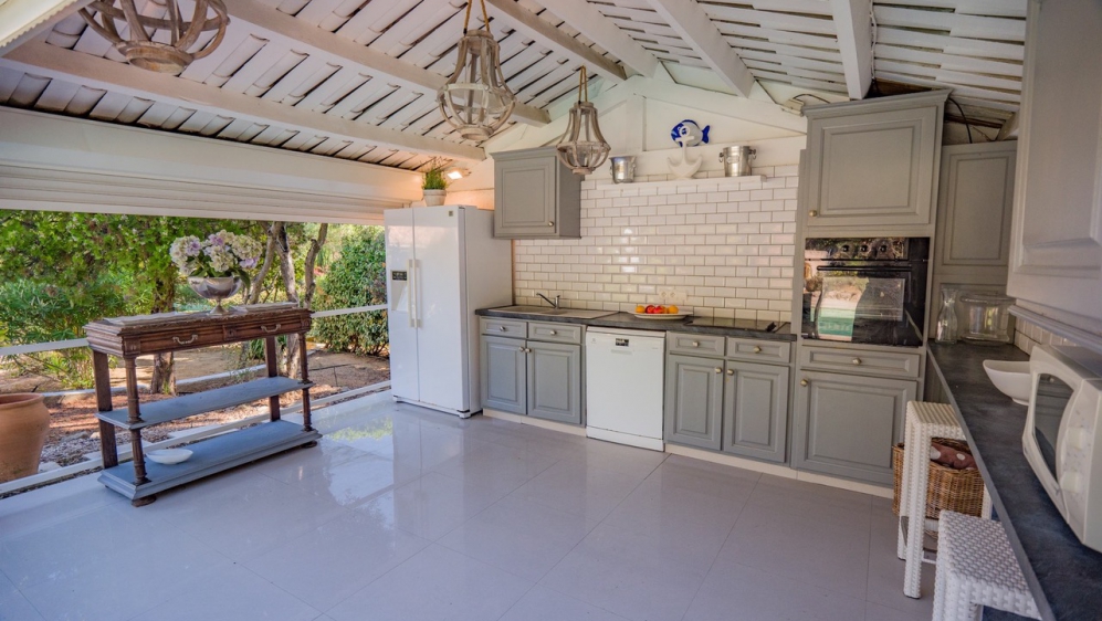 Lovely and well kept Provencal villa in private domain close to the beach and Port Grimaud