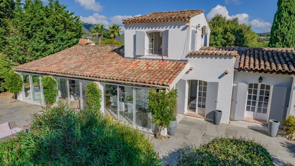 Lovely and well kept Provencal villa in private domain close to the beach and Port Grimaud