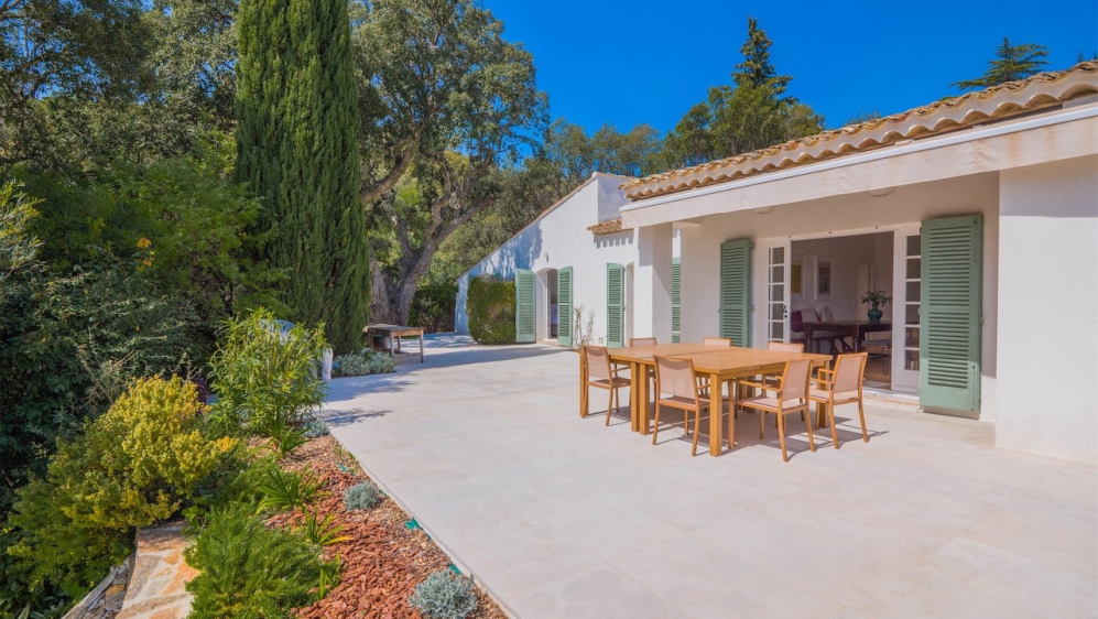 Luxurious Fully Renovated Provençal Villa with Sea View in Prestigious Secure Domain