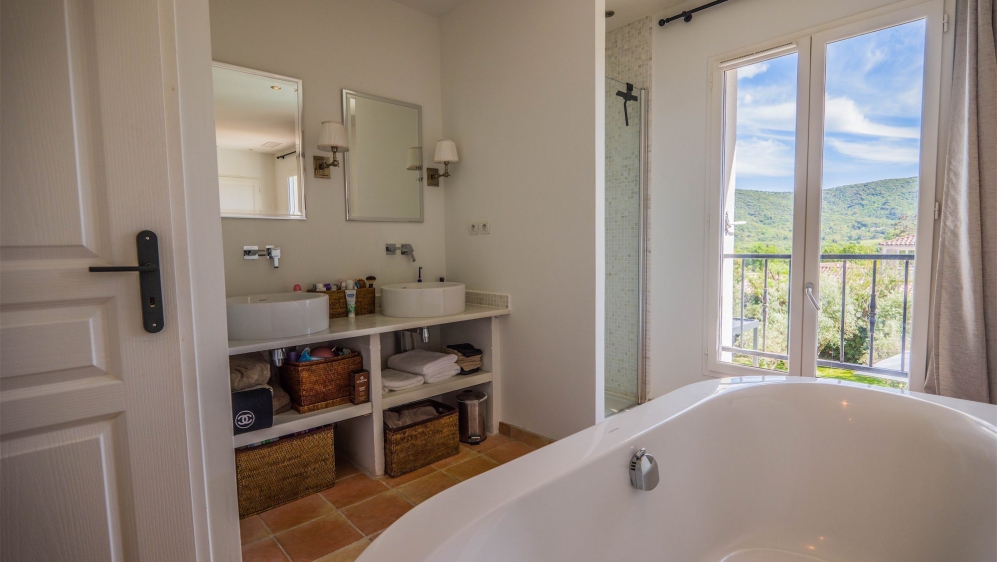 Charming family Villa in beautiful location near Gulf of Saint-Tropez