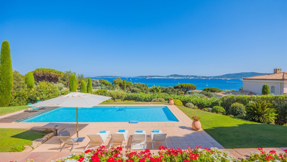 Luxury Villa with Exceptional Sea Views in Grimaud – Walking Distance to the Beach and Full Privacy