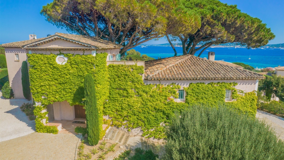 Luxury Villa with Exceptional Sea Views in Grimaud – Walking Distance to the Beach and Full Privacy