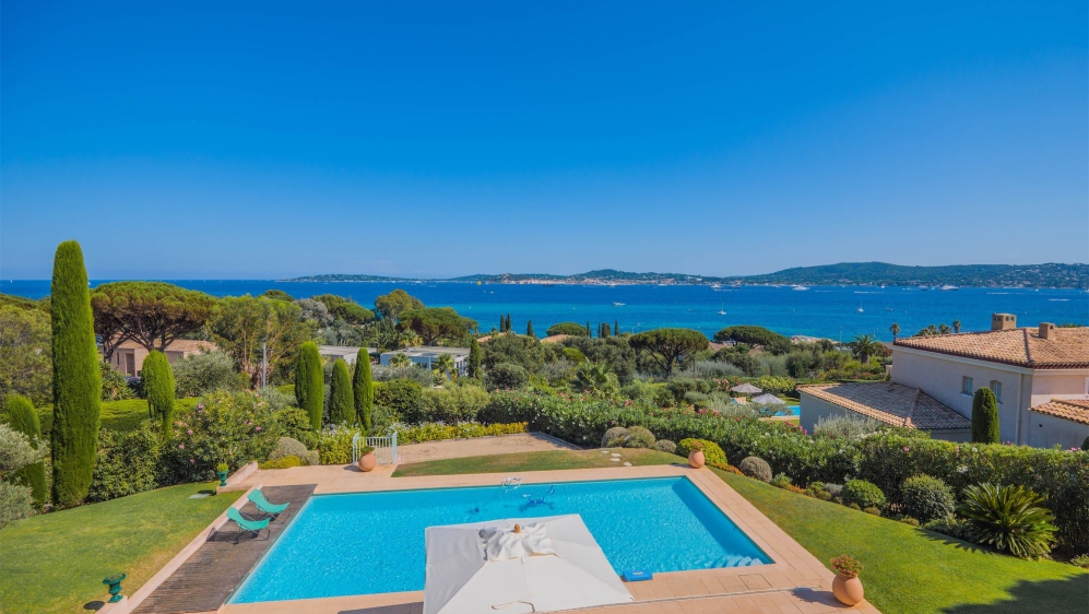 Luxury Villa with Exceptional Sea Views in Grimaud – Walking Distance to the Beach and Full Privacy