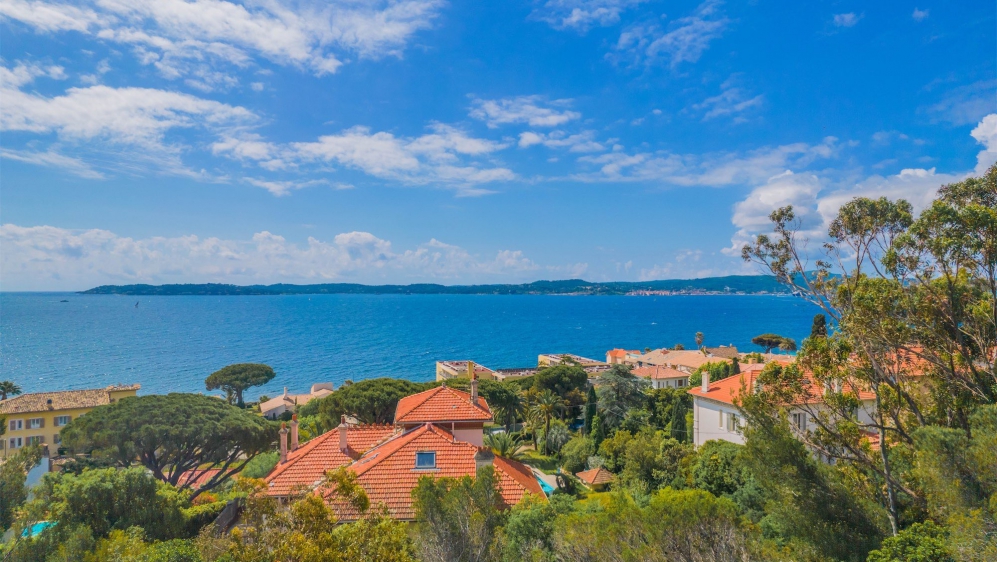 Exclusive Belle Époque Apartments with Panoramic Sea Views to Saint Tropez