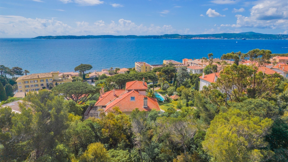 Exclusive Belle Époque Apartments with Panoramic Sea Views to Saint Tropez
