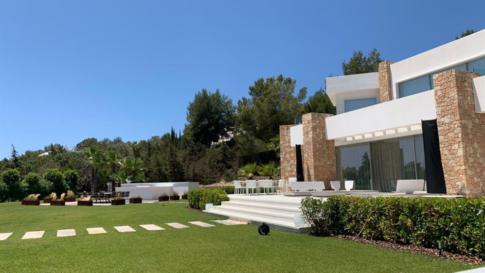 Spectaculaire designer villa nabij Ibiza stad in KM3