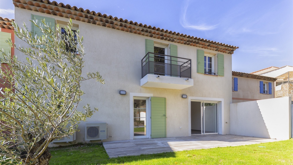 Zeer mooie nieuwbouw villa's  aan de golf van Saint Tropez op loopafstand van het strand!