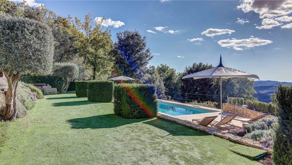Schitterende moderne villa van absolute topkwaliteit in achterland van Cannes