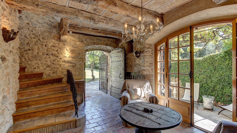 Stunning authentic farmhouse at walking distance from historic Saint Paul de Vence
