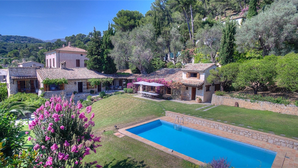 Stunning authentic farmhouse at walking distance from historic Saint Paul de Vence