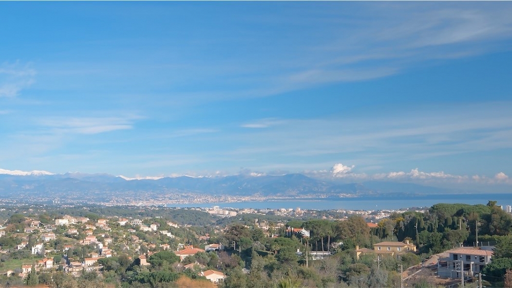 Fantastische zeezicht villa in beveiligd domein in Super Cannes