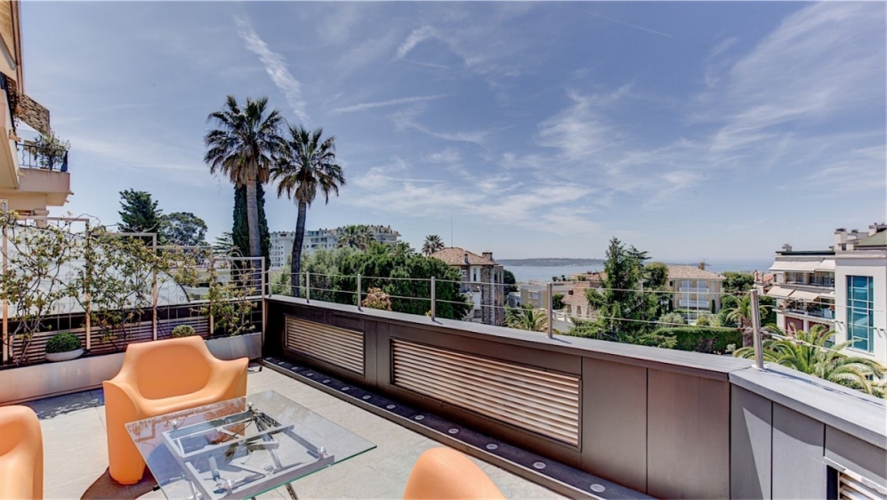 Stunning contemporary seaview apartment top location Cannes