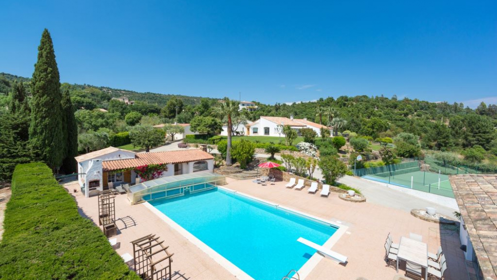 Beautiful domain of four villas close to St. Tropez