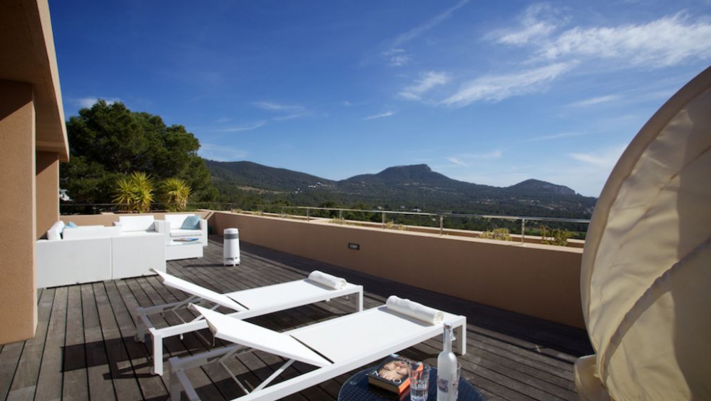 Schitterend 4 slaapkamer appartement met spectaculair uitzicht op Es vedra