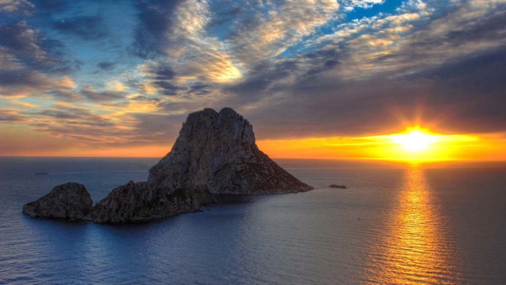 Beautiful large 4 bedroom apartment with stunning Es Vedra views