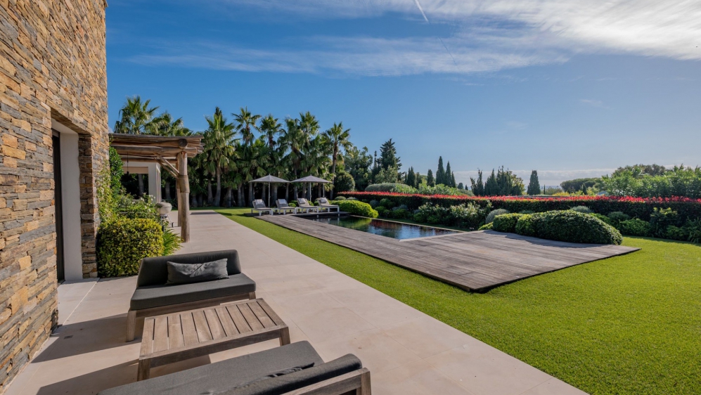 Schitterende moderne high end villa met prachtig zeezicht in dubbel beveiligd privé domein