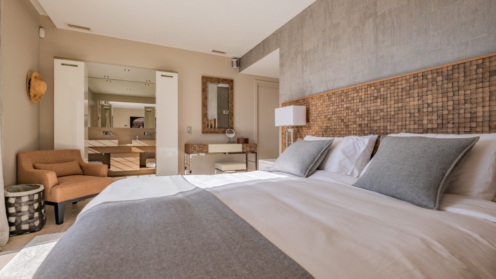 Schitterende moderne high end villa met prachtig zeezicht in dubbel beveiligd privé domein