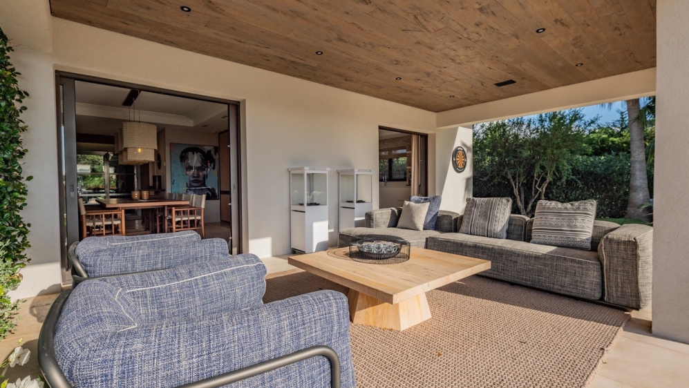 Schitterende moderne high end villa met prachtig zeezicht in dubbel beveiligd privé domein