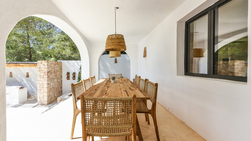 High quality charming Ibiza property with stunning sea and sunset views