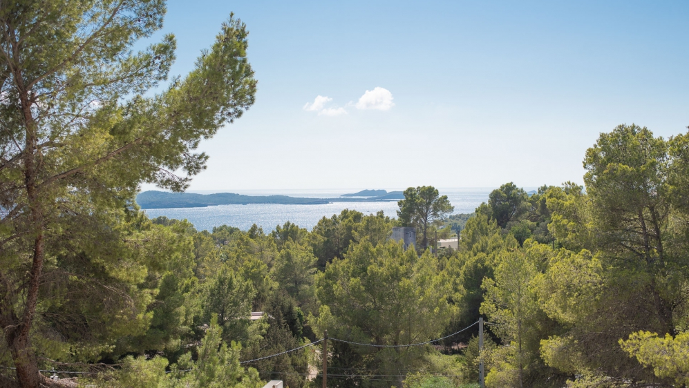 Schitterende en smaakvol gerenoveerde Ibiza villa met prachtig zicht op zee en de zonsondergangen