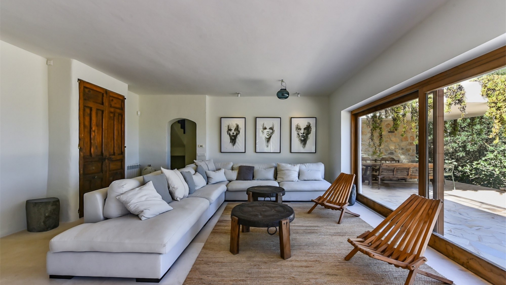 Schitterend Ibiza stijl landgoed omringd door natuur maar toch dicht bij Ibiza stad
