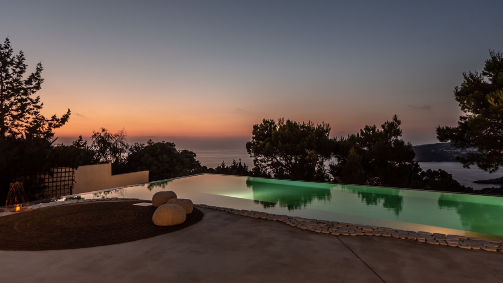 Spectaculair contemporary designer villa with magnificent sunset views in Cala Molí