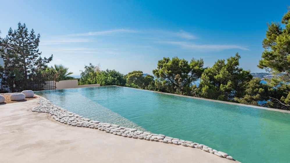 Spectaculair contemporary designer villa with magnificent sunset views in Cala Molí