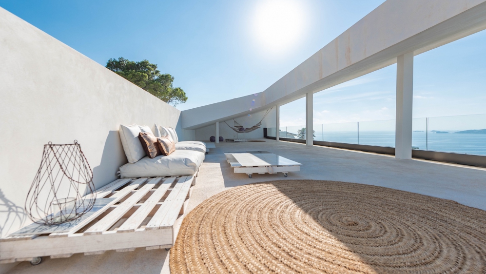 Spectaculair contemporary designer villa with magnificent sunset views in Cala Molí