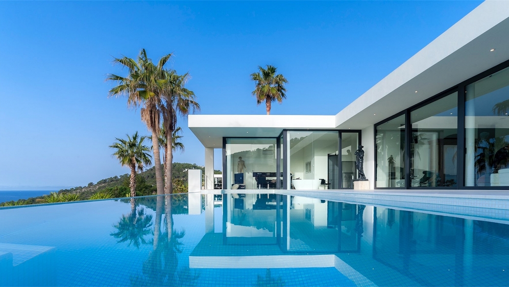 Schitterende designer villa met fenomenaal uitzicht op Es Vedra
