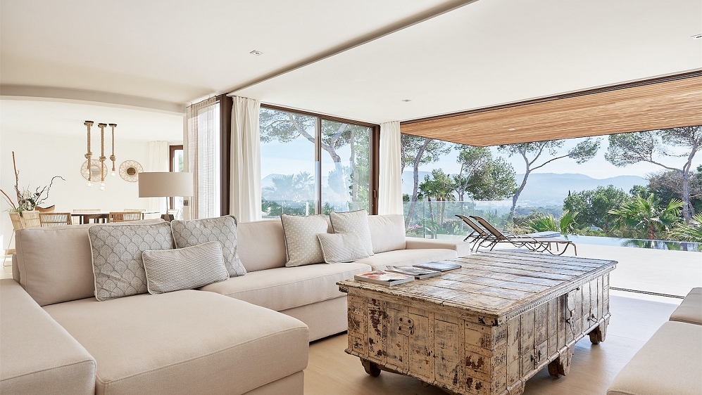 Smaakvolle luxe villa op loopafstand van het strand met prachtig uitzicht op Es Vedra 