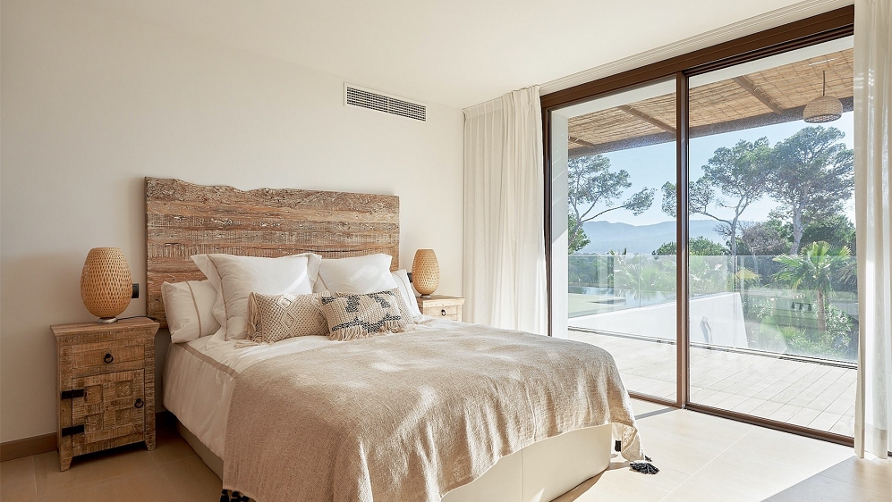 Smaakvolle luxe villa op loopafstand van het strand met prachtig uitzicht op Es Vedra 