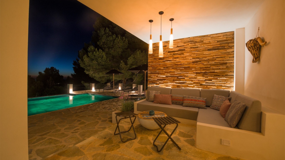 Schitterende Ibiza stijl met uitzonderlijk mooi uitzicht op zee en de zonsondergangen in Cala Tarida
