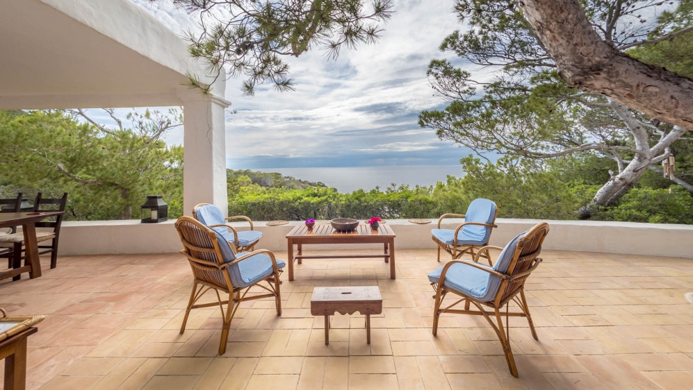 Super charmante Ibiza villa met schitterend zeezicht en privé toegang tot de zee
