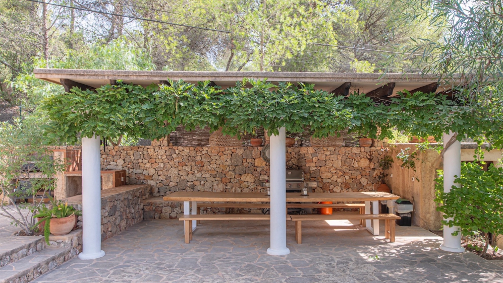 Super charmante Ibiza finca met verhuurlicentie, privacy en toplocatie tussen stad en strand