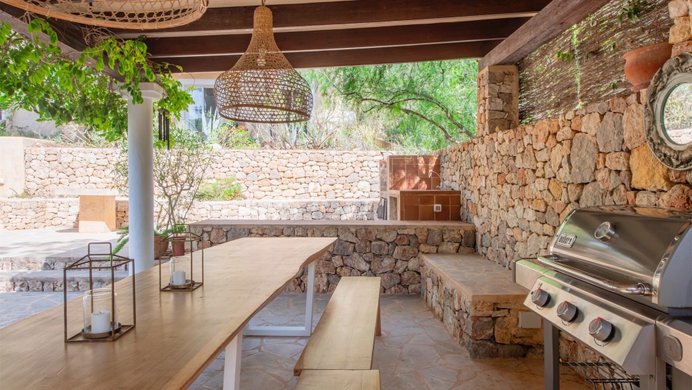 Super charmante Ibiza finca met verhuurlicentie, privacy en toplocatie tussen stad en strand