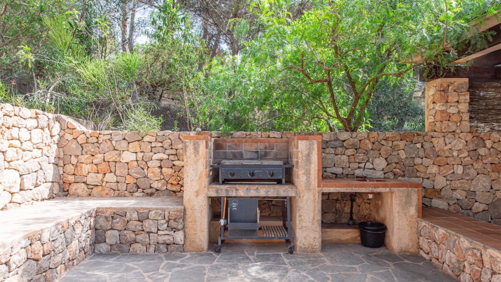 Super charmante Ibiza finca met verhuurlicentie, privacy en toplocatie tussen stad en strand