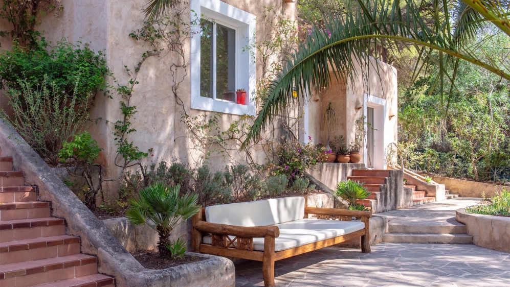 Super charmante Ibiza finca met verhuurlicentie, privacy en toplocatie tussen stad en strand