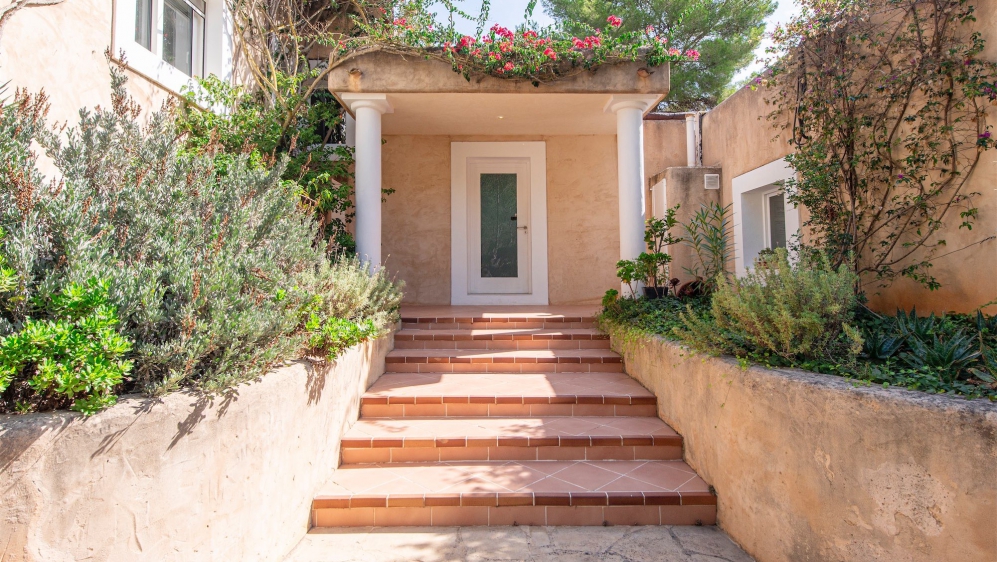 Super charmante Ibiza finca met verhuurlicentie, privacy en toplocatie tussen stad en strand