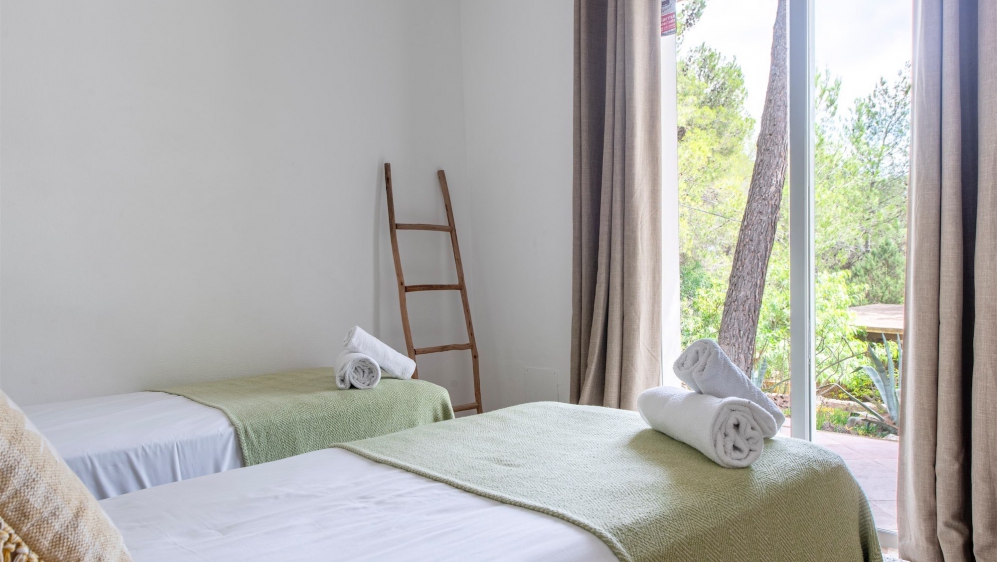 Super charmante Ibiza finca met verhuurlicentie, privacy en toplocatie tussen stad en strand