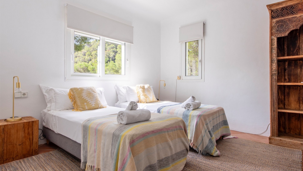 Super charmante Ibiza finca met verhuurlicentie, privacy en toplocatie tussen stad en strand