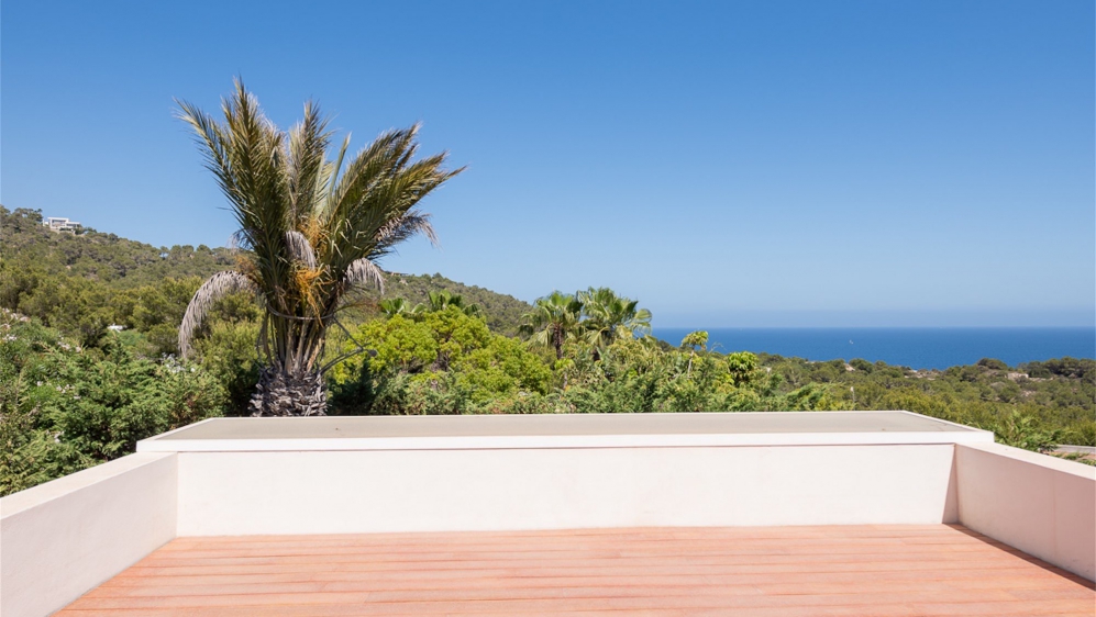 Stunning modern sea view villa with touristic rental license in Cap Martinet