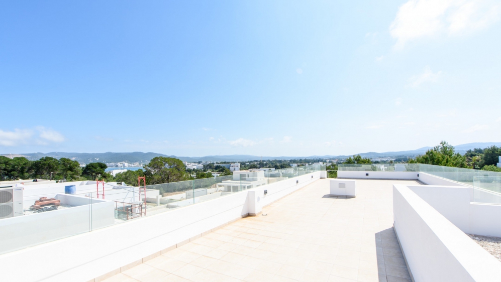 Stunning new buils luxury villa  located at walking distance from the beach